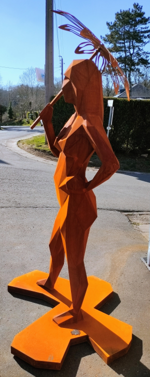 Ioannis Konsolakis - L'insouciante (Left)(Corten steel)